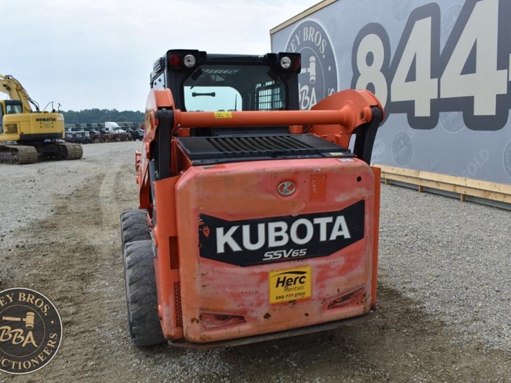 2017-kubota-ssv65-image-14