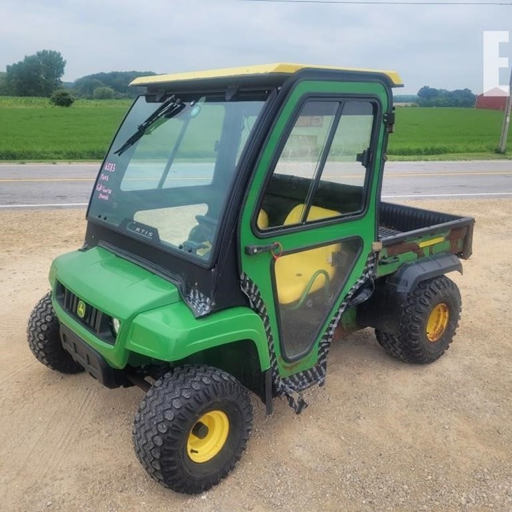 JOHN DEERE GATOR