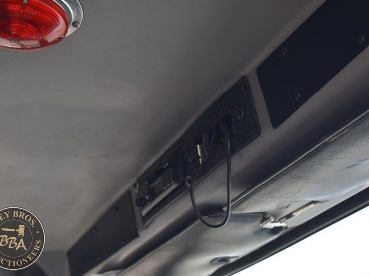 1999-freightliner-fl60-image-51