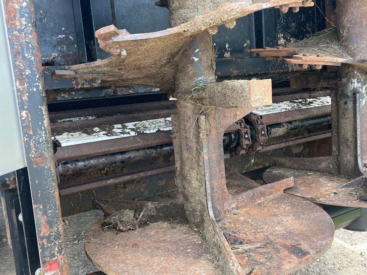 2023-meyer-ms485-vertical-beater-manure-spreader—1-owner-image-31