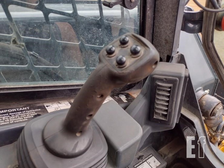 deere-324g-image-10