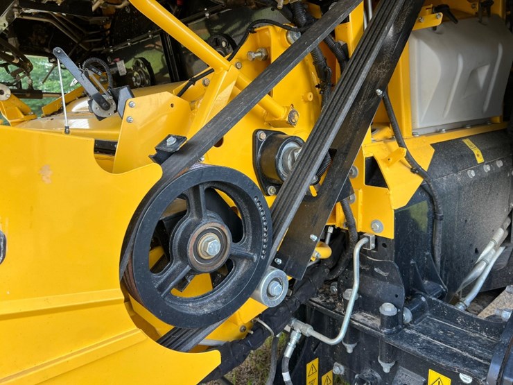 2023-new-holland-cr10.90-image-16