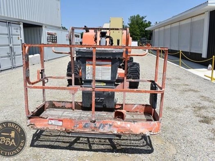 2016-jlg-450aj-image-20