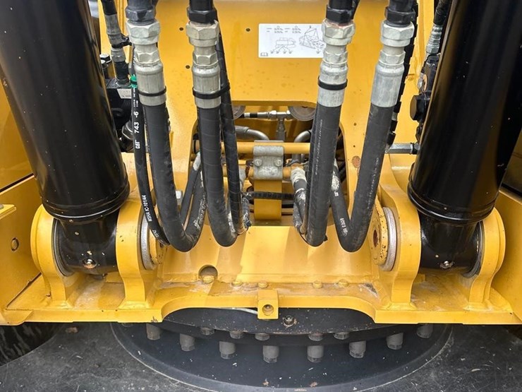 2021-caterpillar-320gc-image-20