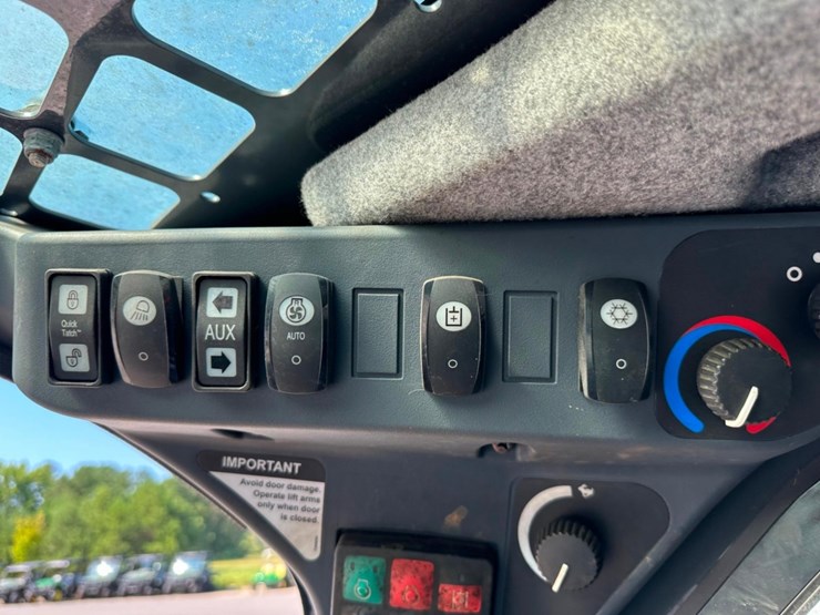 2021-deere-333g-image-11