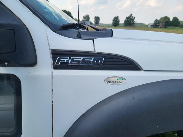 2012-ford-f550-xl-image-14