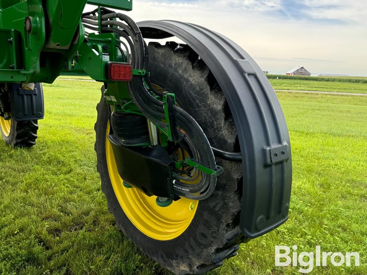 2020-john-deere-r4038-image-19