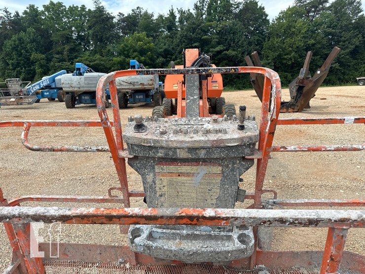 2014-jlg-660sj-image-15