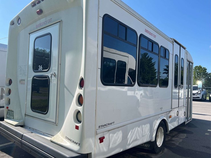 2016-ford-e450-image-4
