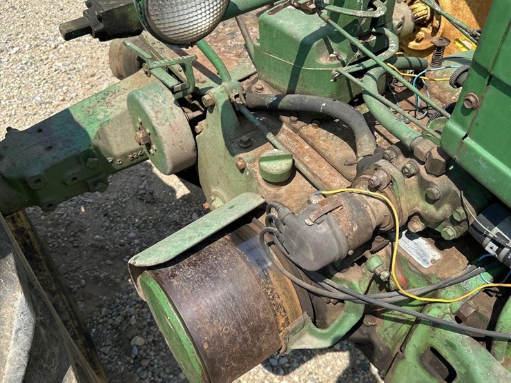 john-deere-b-image-13