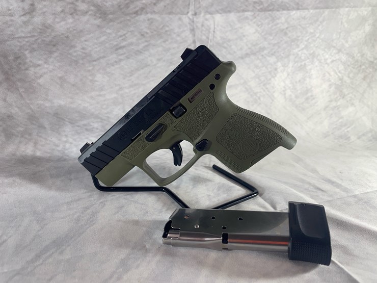 #4379-•-beretta-apx-a1-carry-9mm-luger-pistol,-sn:-axc157653-image-21