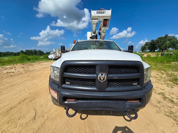 2018-dodge-ram-5500-image-3