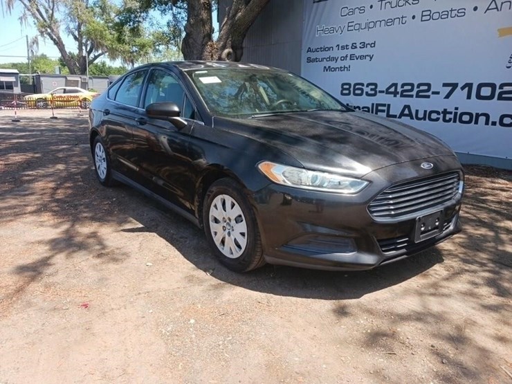 2013-ford-fusion-runs/moves-s-image-2