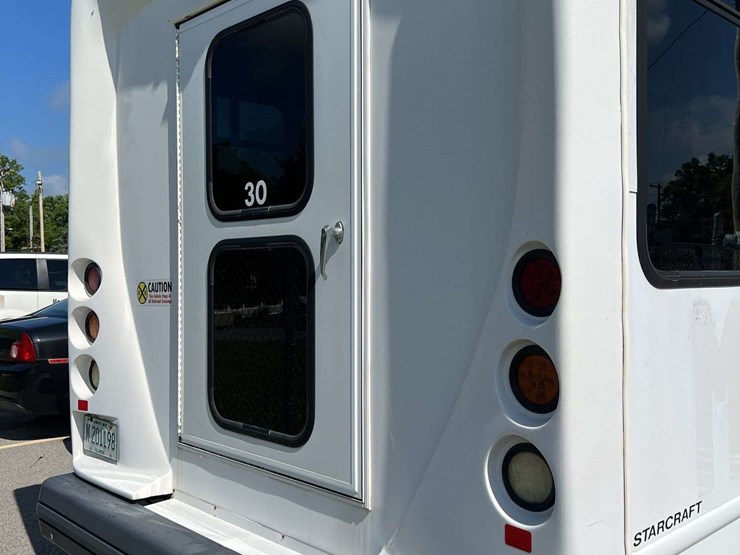 2014-ford-e450-image-6