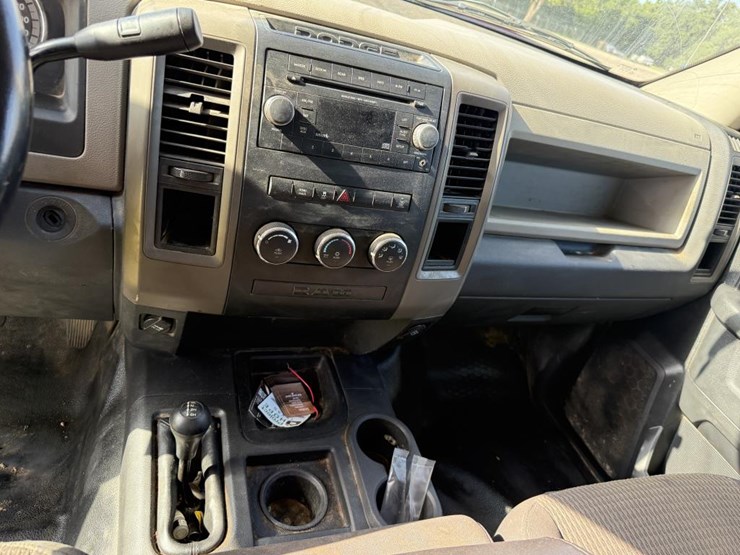 2012-dodge-ram-2500-image-25