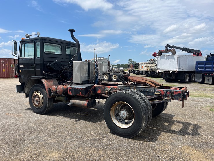 #21657-•-1984-mack-truck-image-4