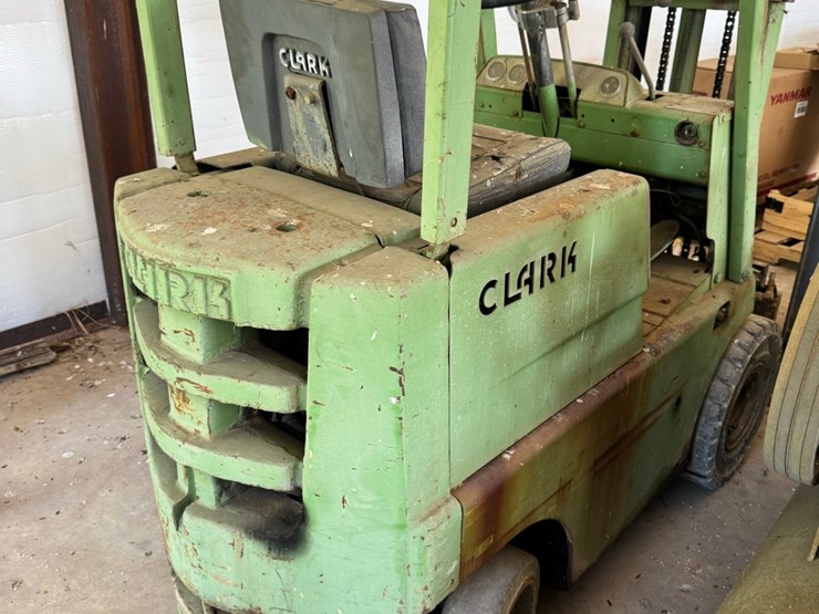 clark-fork-lift-image-8
