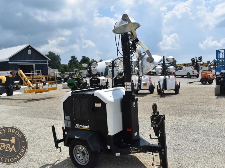 2019-allmand-bros-night-lite-v-series-image-10