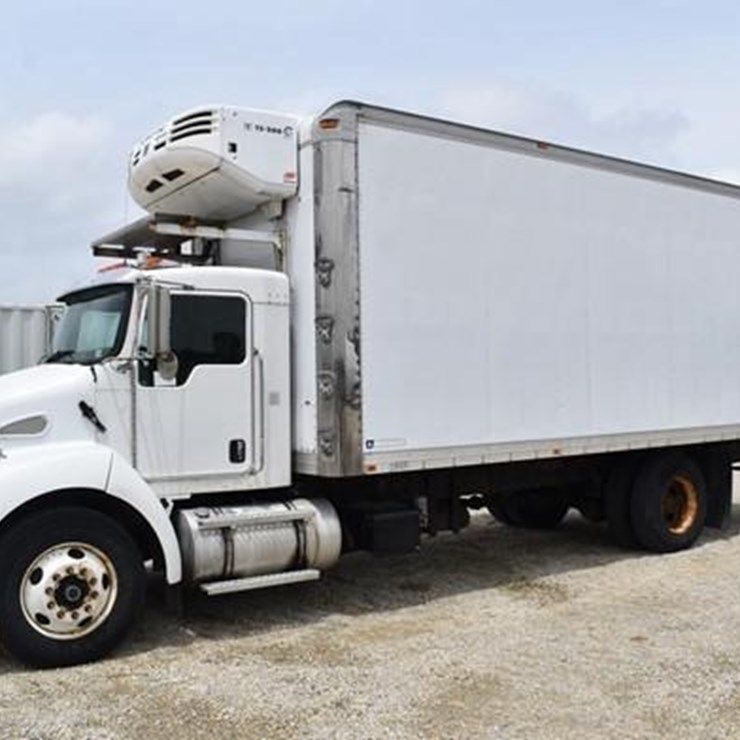 2008 KENWORTH T300