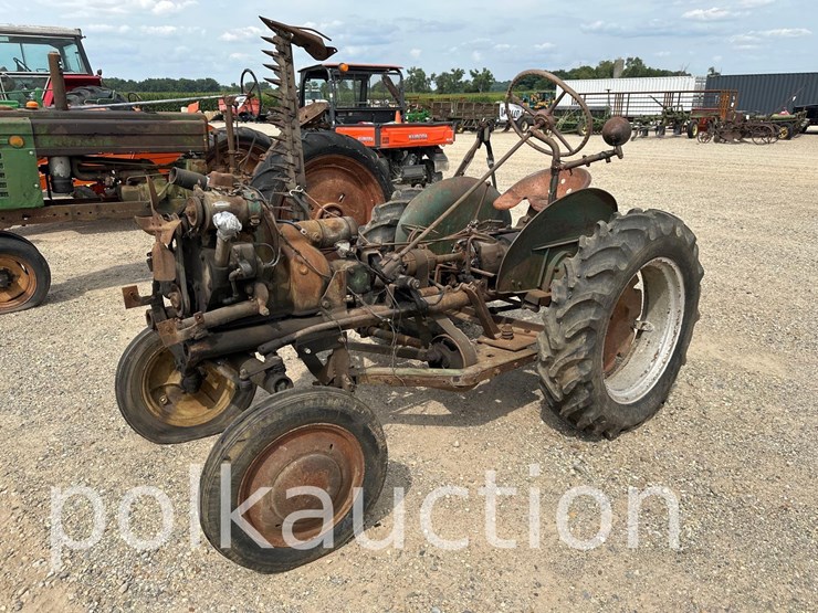 john-deere-la-image-1
