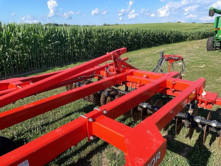 2014-kuhn-krause-excelerator-8000-image-14