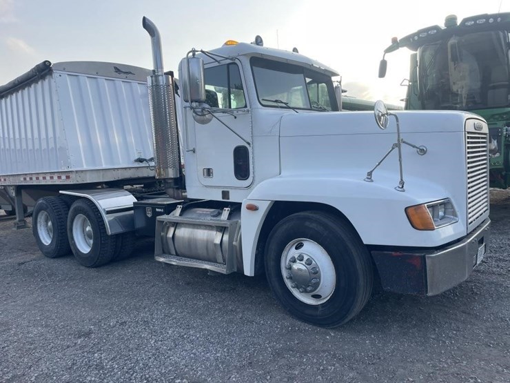 1999-freightliner-fld120-image-5