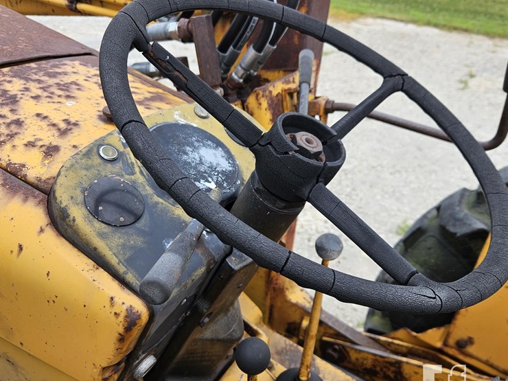 deere-e7320-wilson825-b25-image-15