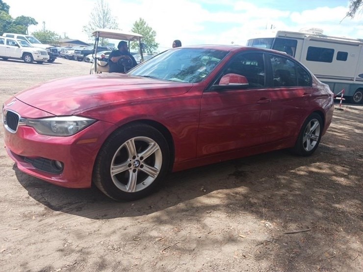 2014-bmw-3-series-runs/moves-320i-image-3