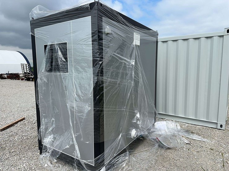portable-restroom-image-4