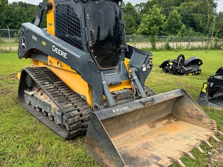 2023-deere-331g-image-1