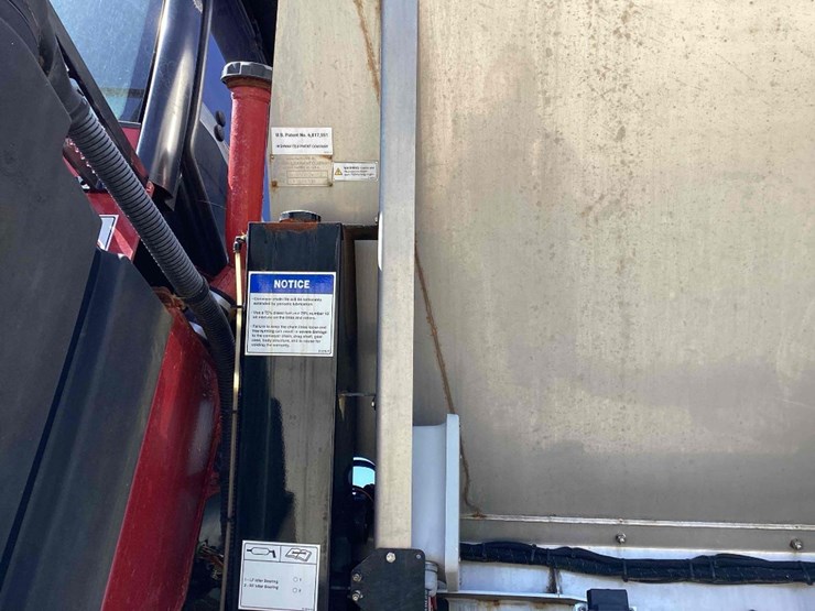 2021-case-trident-5550-spreader-image-18