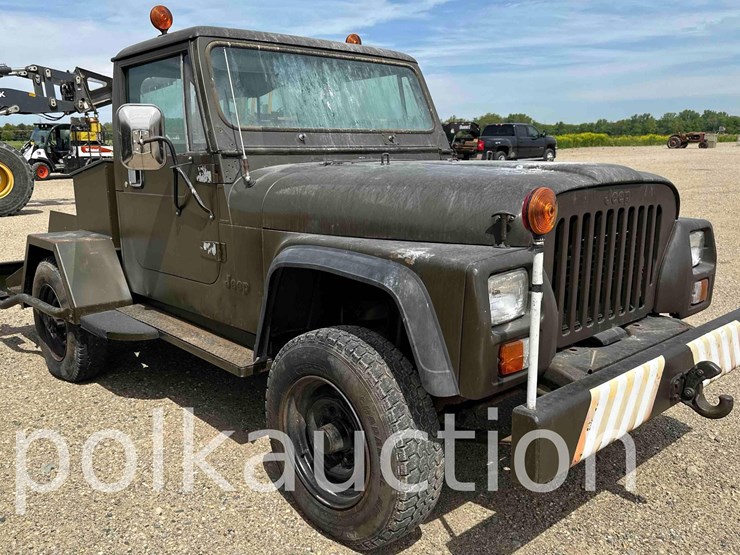 10701---(1985)-jeep-flightline-diesel-tow-truck-4x2-(vin#-3v0a24xxem000532)-image-1