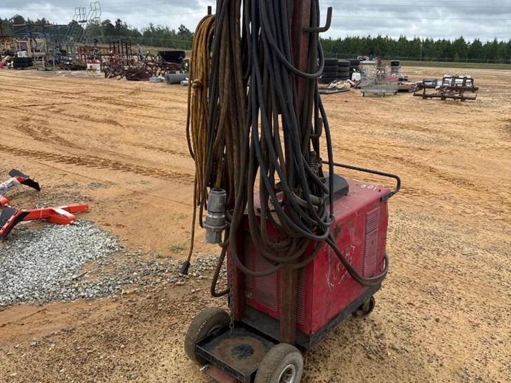 100---lincoln-electric-welder-image-4