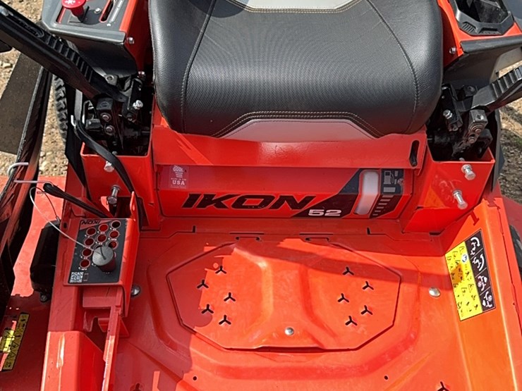 ariens-ikon-52-inch-deck-image-2