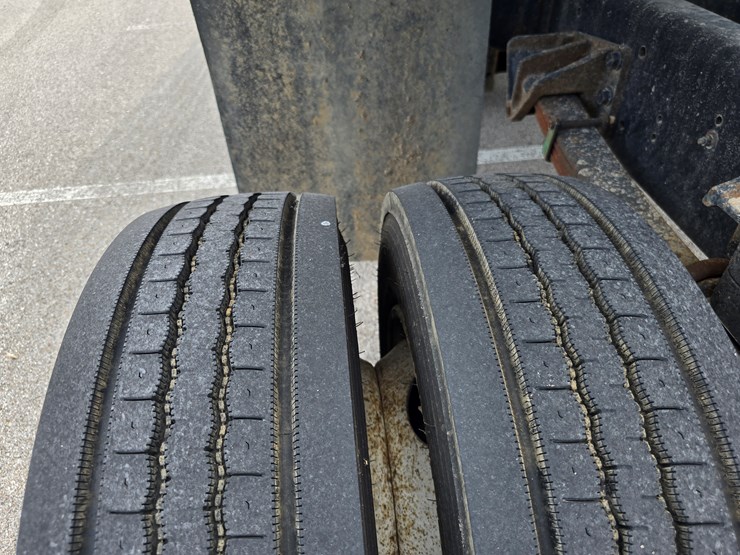 2004-ford-f650-image-135