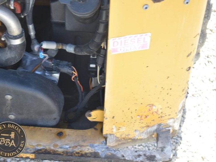 2018-caterpillar-262d-image-46