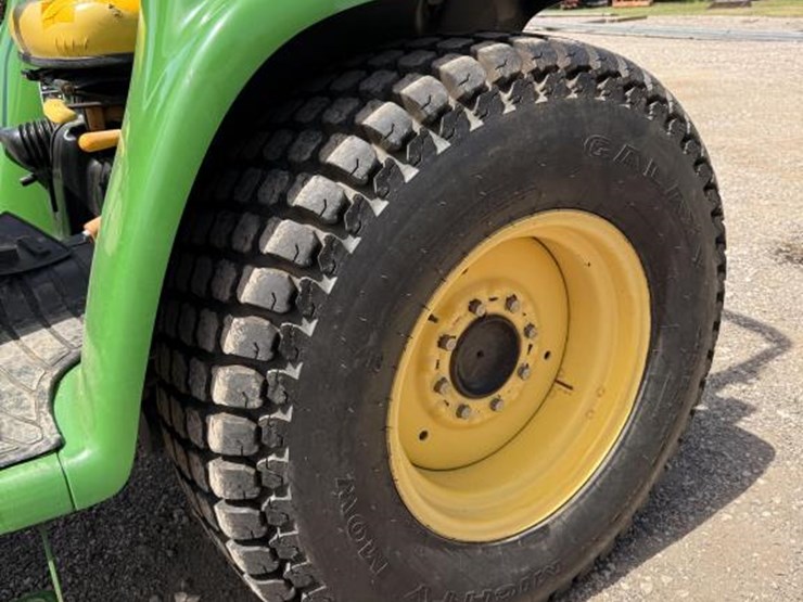 john-deere-3520-image-12