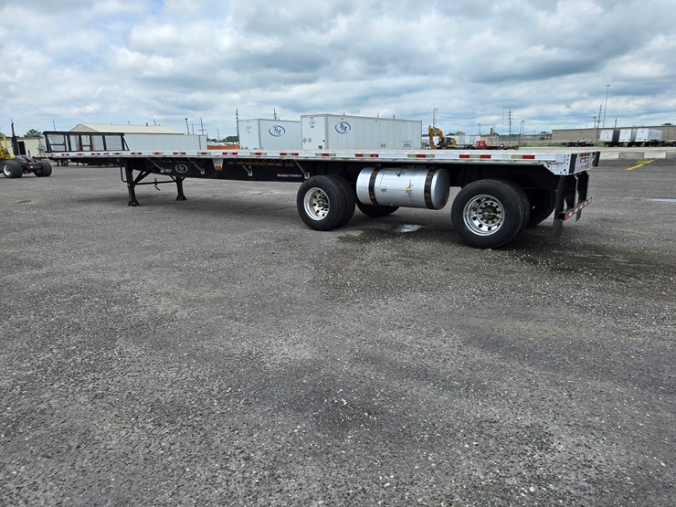 2015-great-dane-48'-x-102"-image-22