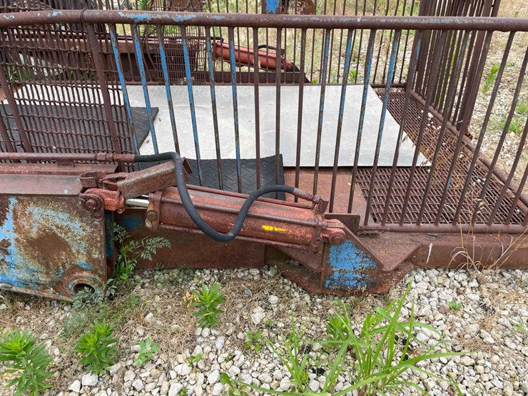 hydraulic-hi-lift-hog-trailer-image-17
