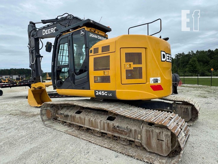 2021-deere-245g-lc-image-3