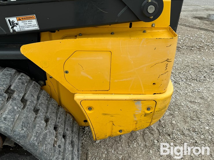 2017-new-holland-c238-image-16