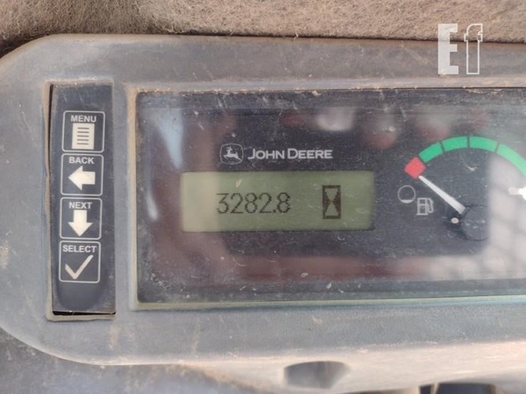 deere-323d-image-6