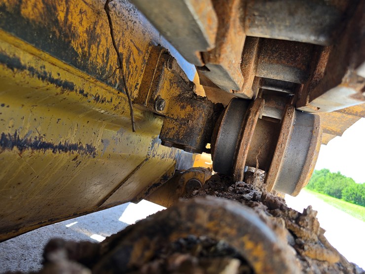 2005-caterpillar-953c-image-93