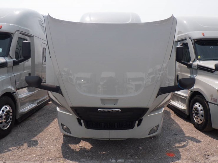 2024-freightliner-cascadia-126-image-14