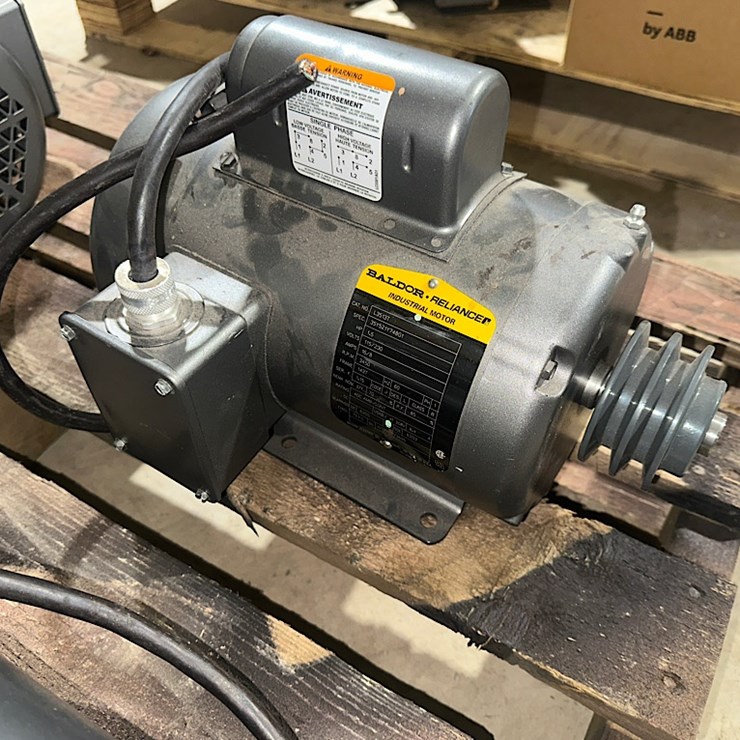 BALDOR RELIANCE 1.5HP ELECTRIC MOTOR