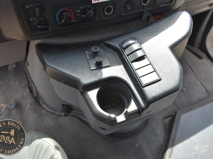 2014-ford-e350-image-26