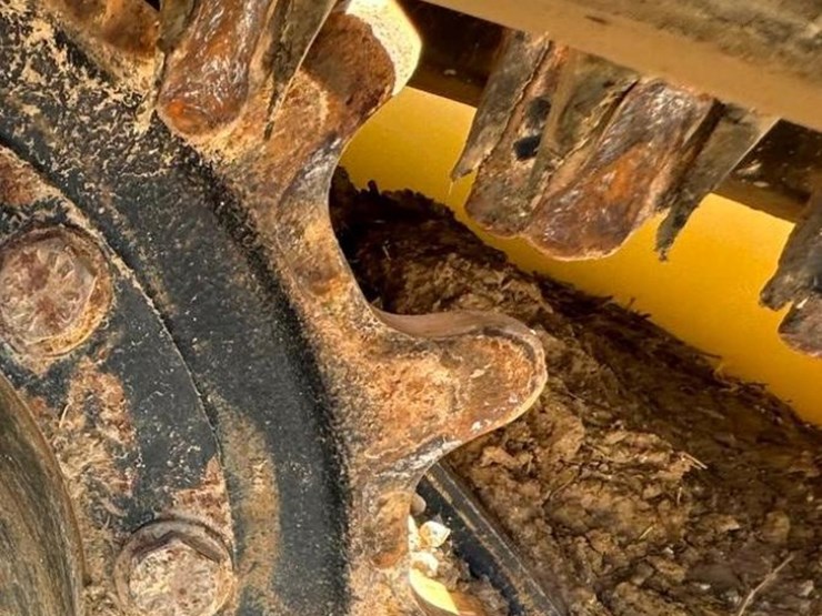 2021-deere-333g-image-34