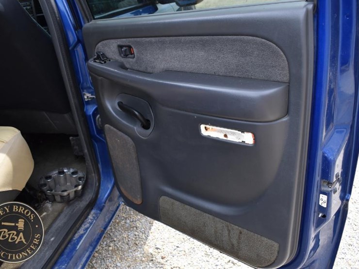 2003-chevrolet-silverado-2500-image-40