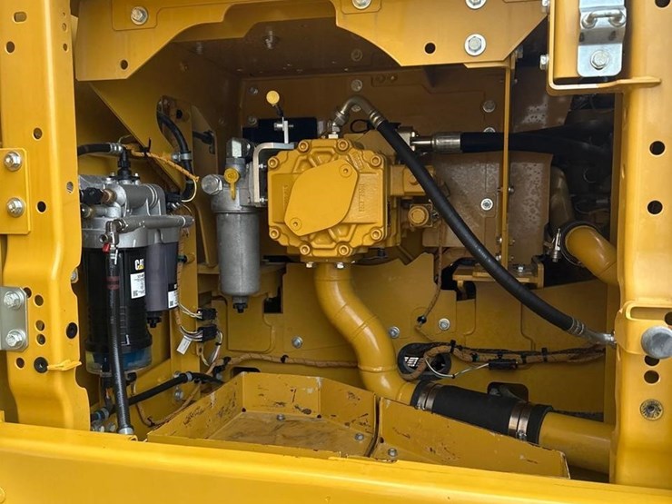 2021-caterpillar-320gc-image-25