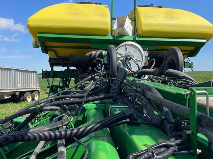 2012-john-deere-1790-image-102